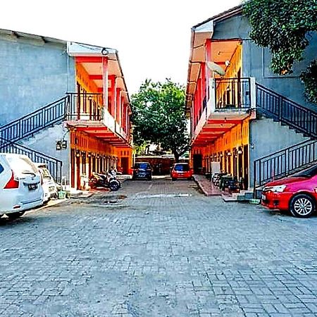 Oyo 91476 Srikaya Hotel 3 Pekalongan Exterior photo
