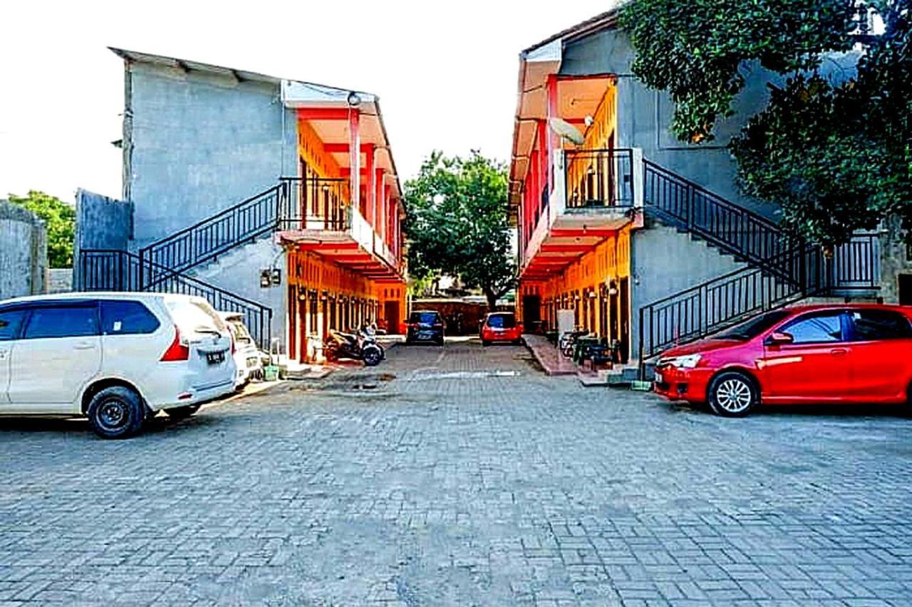 Oyo 91476 Srikaya Hotel 3 Pekalongan Exterior photo