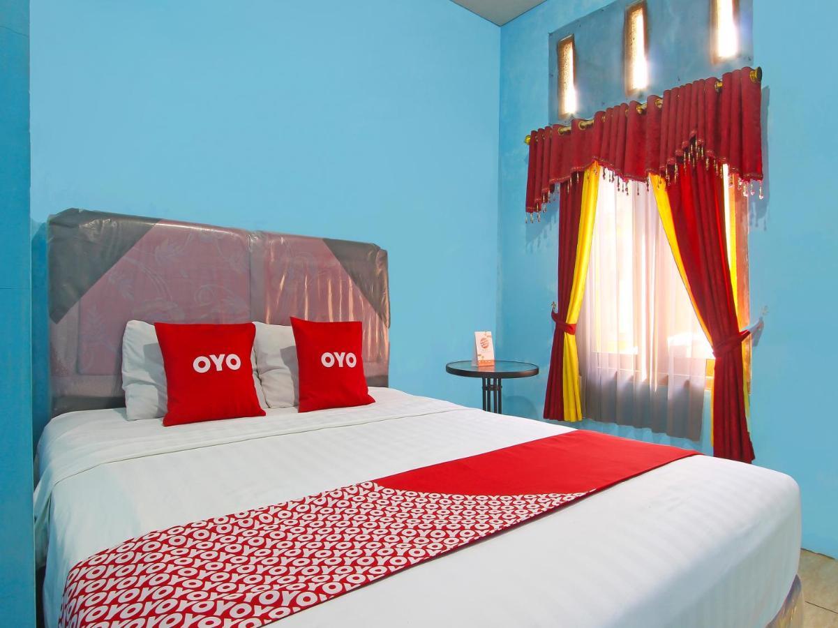 Oyo 91476 Srikaya Hotel 3 Pekalongan Exterior photo